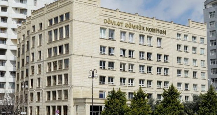 Rüşvətə görə işdən çıxarılan gömrük rəisi nazirin əmisi oğludur - FOTO