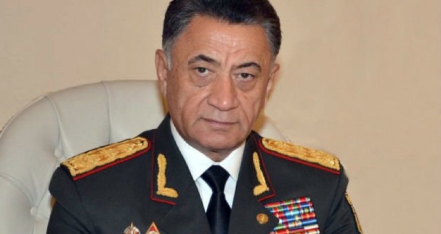 Ramil Usubov şou-biznes adamları ilə fotosu yayılan rəisi işdən çıxardı - FOTO