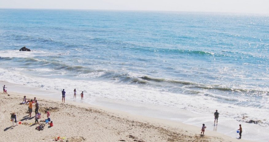 На бакинских пляжах спасли четверых утопающих