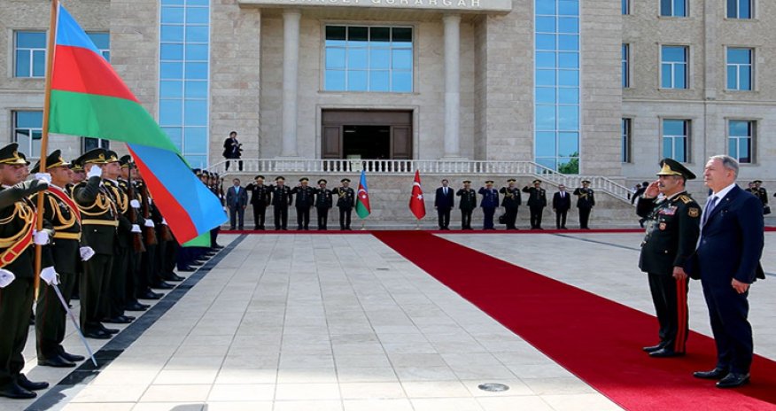 В Нахчыване состоялась встреча министров обороны Азербайджана и Турции