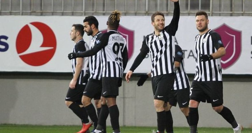 Daha bir futbolçu “Neftçi”dən getdi