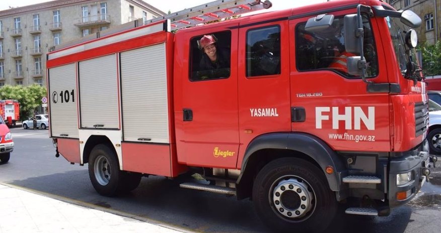 Bakıda bərbərxana yanıdı