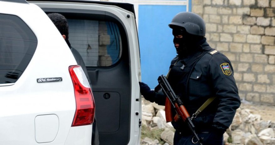 Xırdalanda çay evinin qarşısında silahlı atışma - Təfərrüatlar