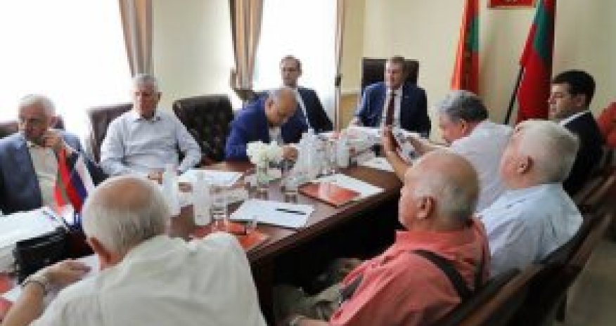 Həsən Mirzəyev Qarabağ separatçıları ilə bir masa arxasında