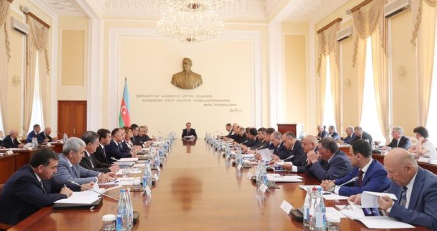 Novruz Məmmədov nazirləri topladı