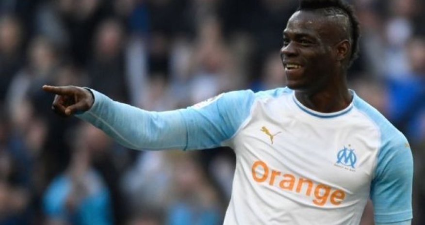 Balotelli Azərbaycan mahnısı paylaşdı: “Yandım, ay aman” - VİDEO