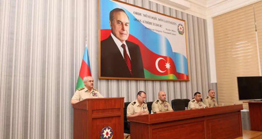 General şöbə rəisini işdən çıxardı