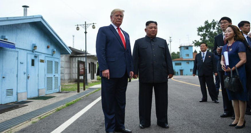 Tramp Şimali Koreyaya ayaq basdı və tarixə düşdü