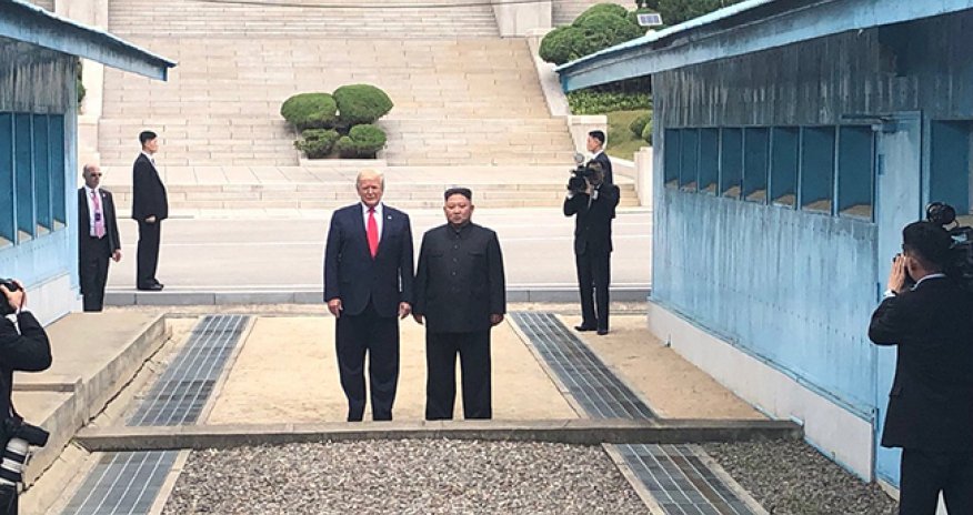 ABŞ və KXDR liderləri arasında görüş başlayıb – VİDEO