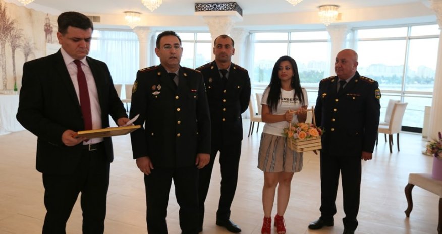 Azərbaycanda yol polisləri mükafatlandırıldı - Nəyə görə?
