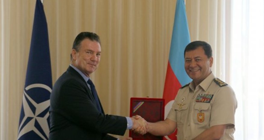 Командующий штаба НАТО приехал в Баку