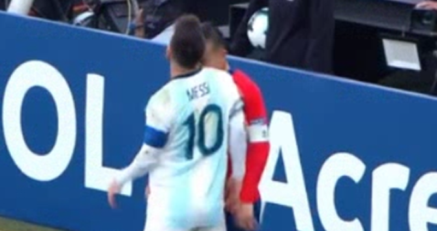 Messiyə kəllə vurdu - VİDEO