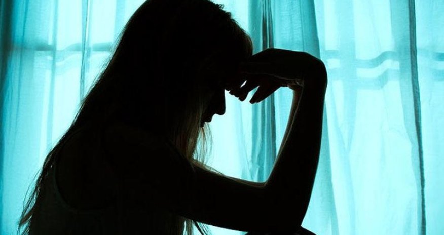 Prezidentlə görüşdə tələbə qız huşunu itirdi - VİDEO