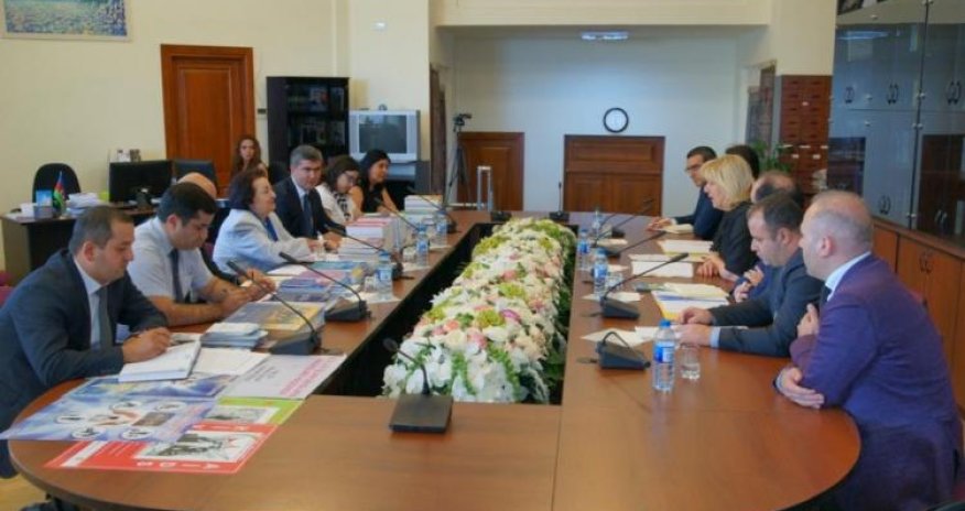 Ombudsman Dunya Miyatoviçi qəbul edib