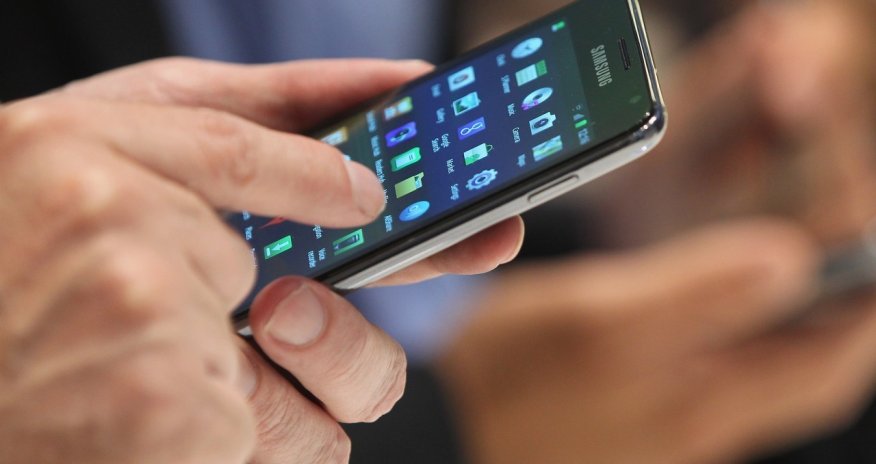 Azerbaijan-based mobile operators earn AZN 422M