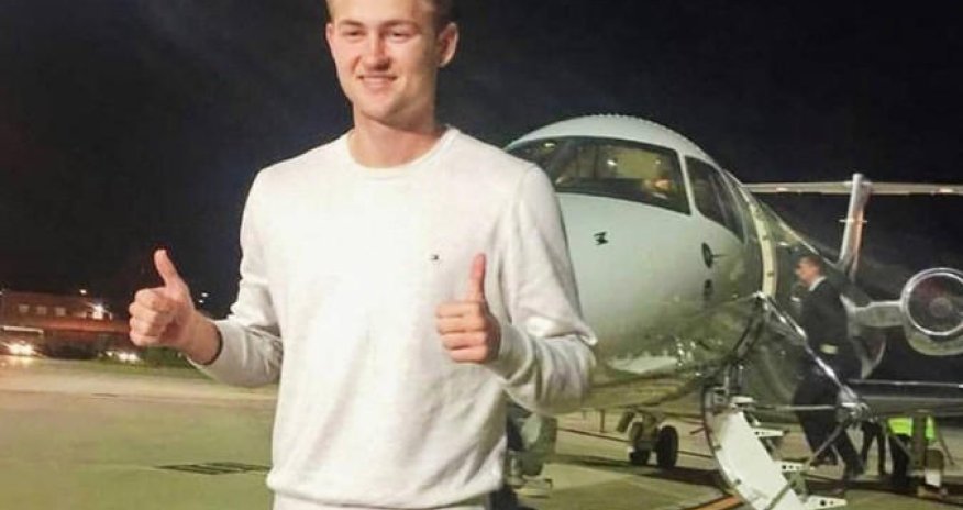 De Licht reaches Turin in order to join Juventus