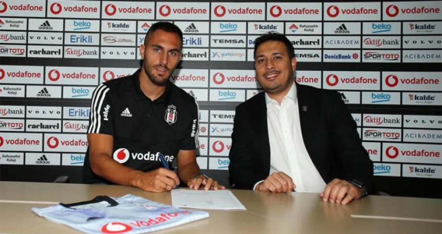 “Beşiktaş” İspaniya millisinin sabiq müdafiəçisini transfer edib