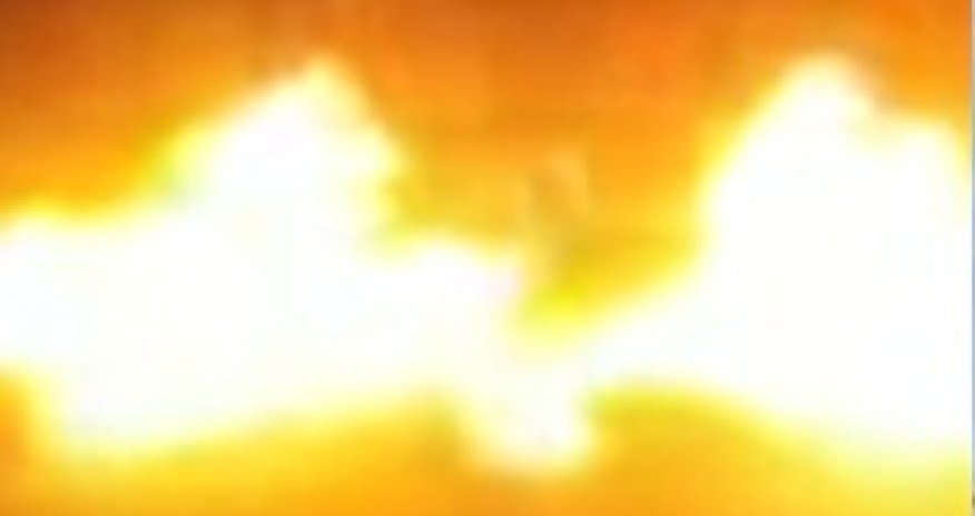 Sabiq prezidentin villasını yandırdılar - VİDEO