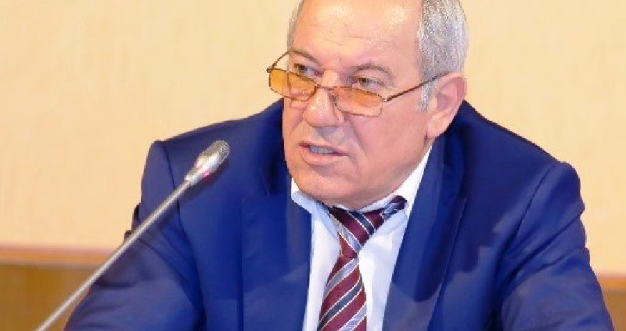 Arif Kərimov reyderlıq  naminə öz qohumlarını da bada verib?