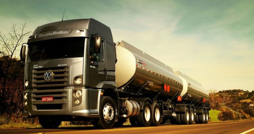 В Португалии водители бензовозов начали бессрочную забастовку