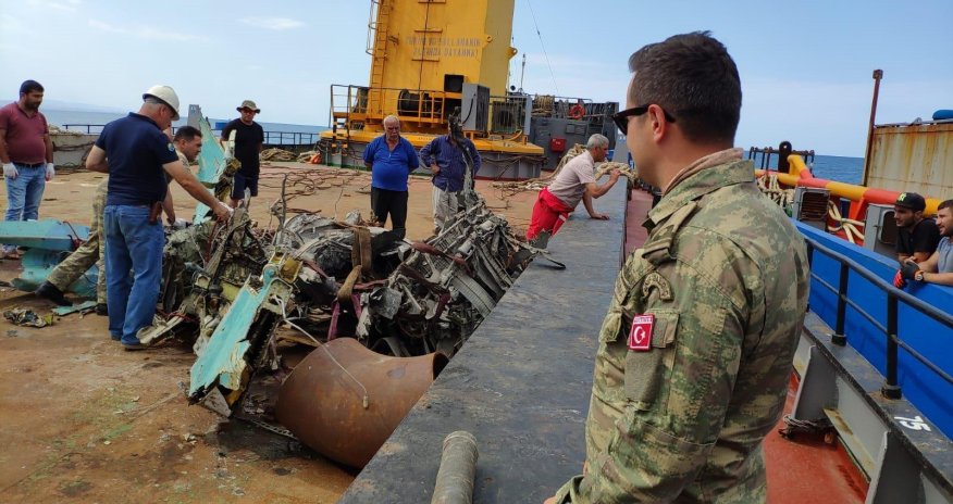 Fragments of crashed aircraft of Azerbaijan Air Force found in Caspian Sea