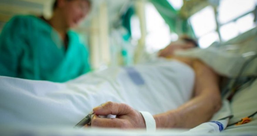 Məşhur müğənni xəstəxanaya yerləşdirildi - FOTO