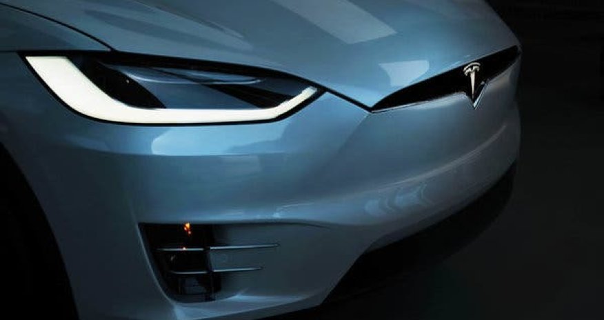 Tesla отказалась комментировать ход расследования аварии на МКАД