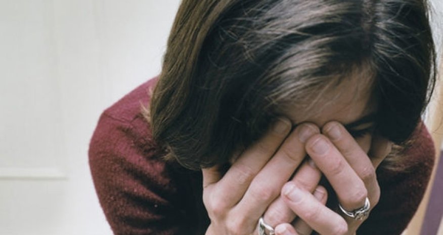 Keçmiş arvadı uşaqlarını görməyə icazə vermədi, üzünə turşu ataraq onu kor etdi