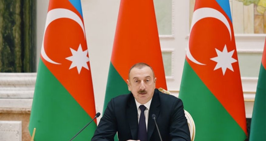 Prezident iki nəfərə general rütbəsi verdi