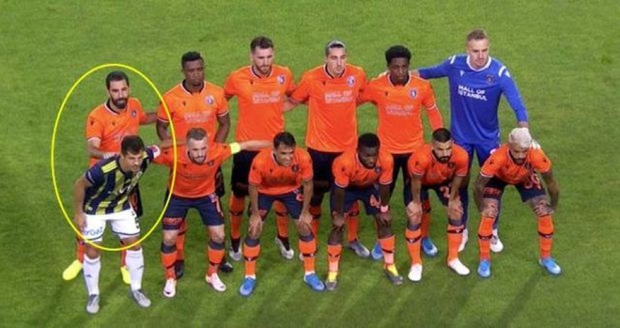 Dünya futbolunda nadir hallarında rast gəlinəcək foto Türkiyədə çəkildi