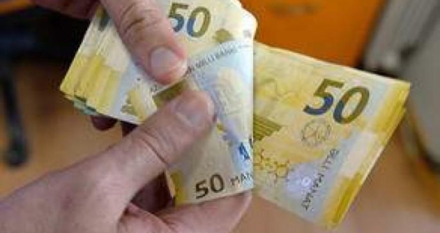 Average monthly salary up in Baku