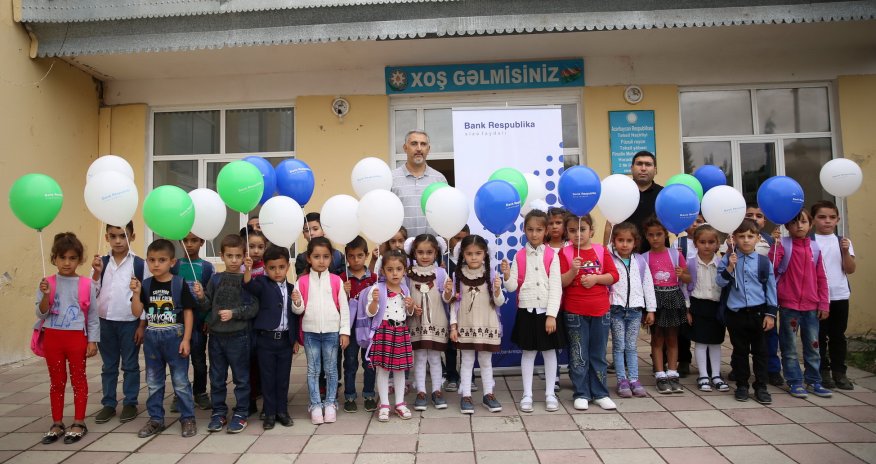 Банк Республика порадовал школьников в посёлке Горадиз - ФОТО