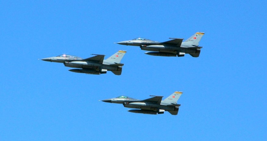 F-16 təyyarələri Azərbaycana gəlib - VİDEO/FOTO