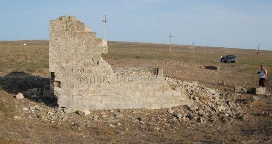 Bakıda Şirvanşahlar dövrünə aid abidə dağıdılıb