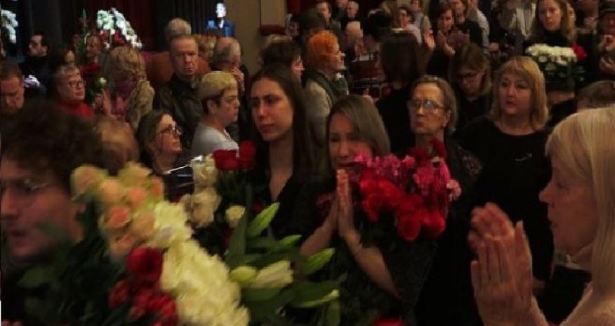 Məşhur müğənni VƏFAT ETDİ - VİDEO