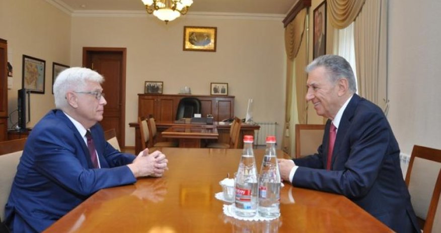 Baş nazirin müavini Rusiya səfirini qəbul edib