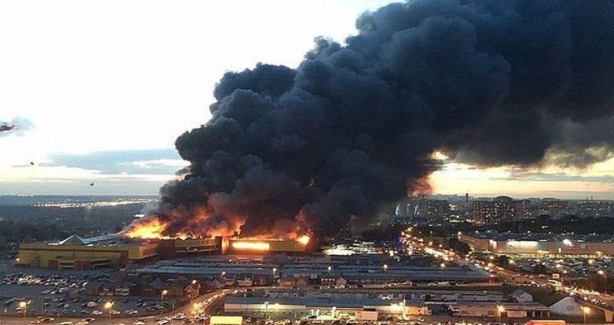 SON DƏQİQƏ: Rusiyada GÜCLÜ YANĞIN - Sakinlər təxliyə edildi / VİDEO