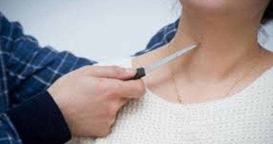 Çəkiclə arvadının başına vurdu, ölmədiyini görüb başını kəsdi - Bakıda dəhşətli hadisə