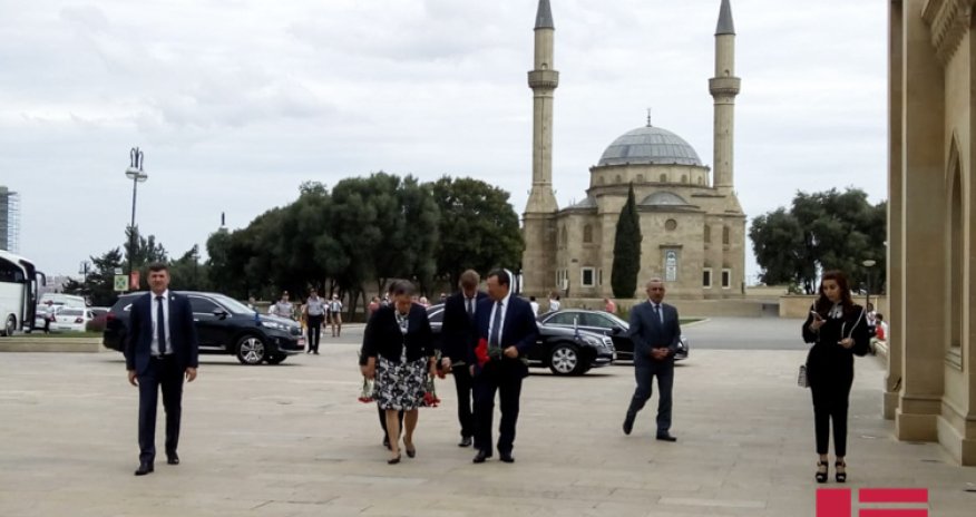 AŞPA prezidenti Şəhidlər Xiyabanını ziyarət edib