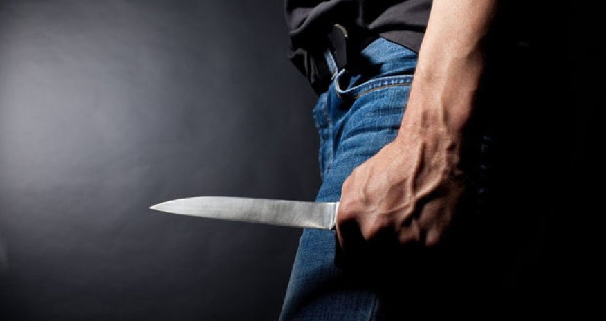 Bakıda polis əməkdaşını bıçaqladılar