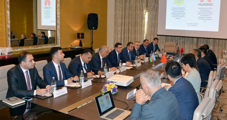 Azerbaijani State Customs Committee introducing innovative technologies (PHOTO)