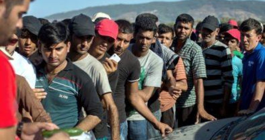 France rescues 9 migrants trying to reach Britain