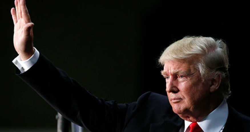 Tramp İrana qarşı şiddəti  bir az da gücləndirdi