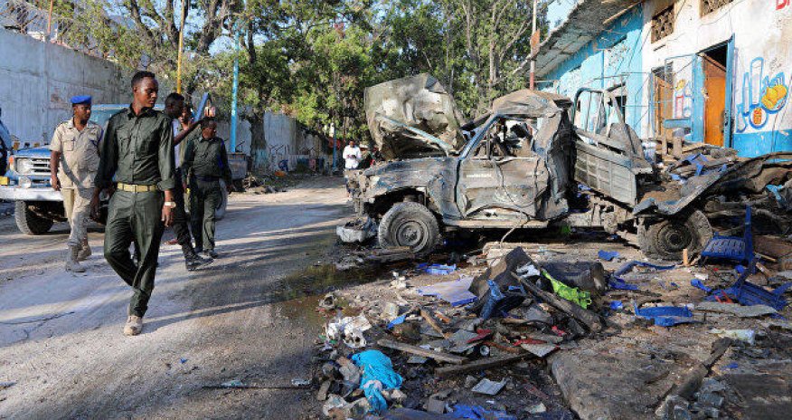 2 killed, 4 injured in central Mogadishu car bombing