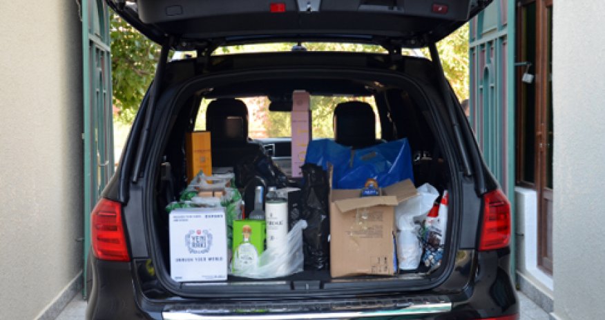 Таможенники Азербайджана изъяли крупную партию контрабандного алкоголя и табака