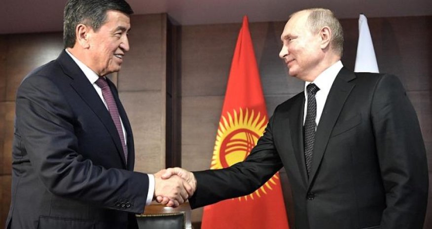 Vladimir Putin Qırğızıstan Prezidenti ilə görüşüb