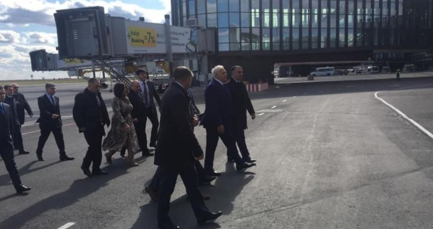 Председатель парламента Азербайджана прибыл в Казахстан