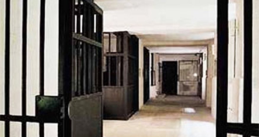 Mass act of pardoning is timed to Independence Day in Turkmenistan