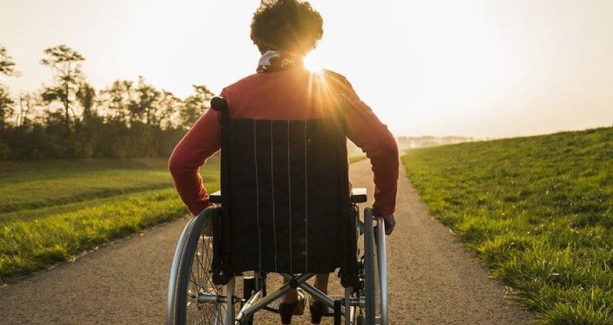 Инвалиды в Азербайджане получили 377 автомобилей по линии Минтруда