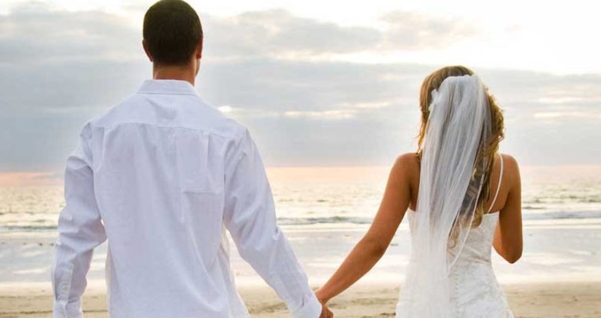 Rusiya vətəndaşı ilə evlənənlərə şad xəbər - Putin qanunu imzaladı